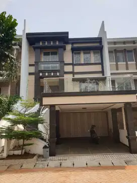 Rumah Cantik Ready Siap Huni sudah Renovasi di Golf Lake Residence