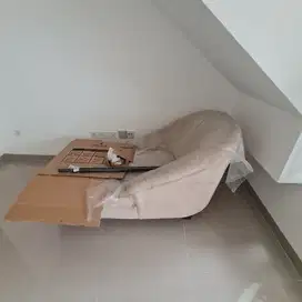 Disewakan Rumah 2 Lantai PIK 2 Kosongan Ukuran 4,5x10 m²