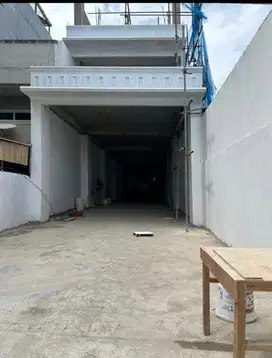 Dijual Gudang/Tempat Usaha Jembatan Lima