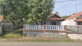 Dijual Rumah Pinggir Jalan Strategis Untuk Usaha di Ciseulang Munjul