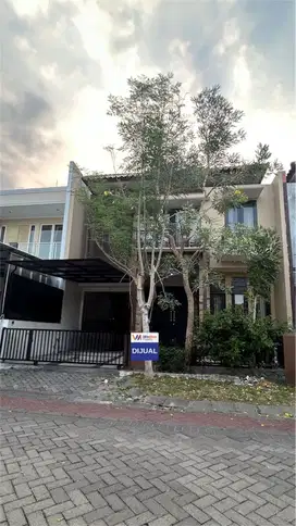 Rumah 2 lantai terawat model minimalis Kertajaya Indah Regency