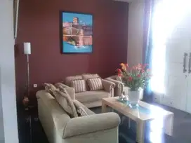 Dijual Rumah di Boulevard utama Kota Wisata, Dekat dgn Sentral Bisnis