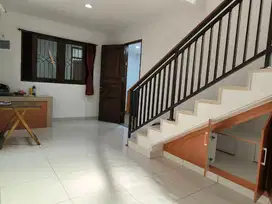 Dijual rumah di Cilandak Jaksel, dekat pintu tol Ampera, mudah akses