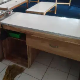 Meja untuk jualan