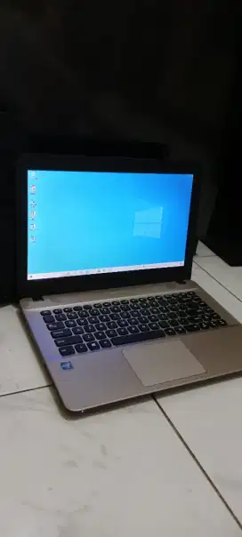 Laptop murah siap pakai,no minus merk Asus