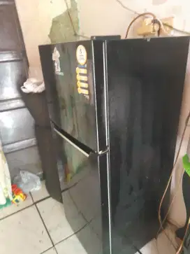 Kulkas 2pintu changhong
