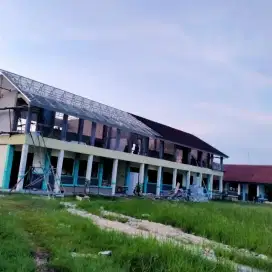Rangka atap baja ringan