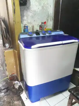 Jual mesin cuci merk aqua kpsitas 9,5kg fungsi normal