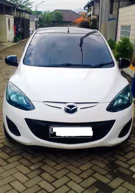 Jual cepat Mazda2 AT 2012