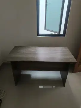 Dijual meja belajar kondisi 90%+