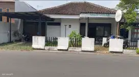 Jual rumah kodya tepi jln aspal lebar truk simpangan