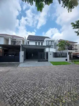 Row Jalan 3 Mobil Rumah Dian Istana Park 2 Lantai