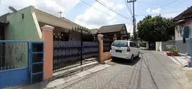 Rumah kost di Kutisari dekat kampus Petra full penghuni