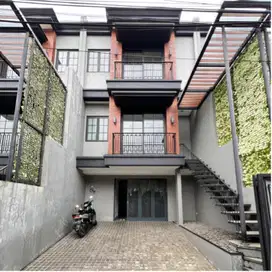 Dijual Rumah Baru 3 Lantai Design Industrial di Cilandak Fatmawati