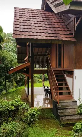 DIJUAL VILLA CISARUA LT 8442 & LB 1560  BOGOR