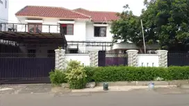 Rumah Besar 2 Lantai Berikut 14 Pintu Kos2an Dan Ada Kantor Di lantai