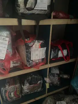 Karyawan setrika laundry