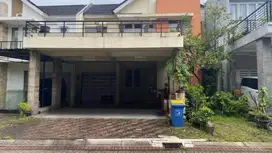 Rumah Cantik 2 Lantai Sangat Strategis Di Cluster Latinos Hanya 7 Meni