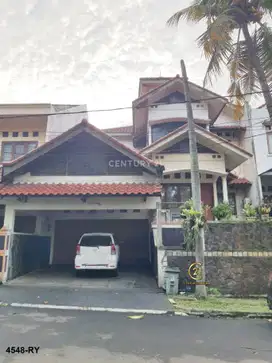 Dijual Rumah Minimalis 2 Lantai  Bagus  Di Cluster Depok