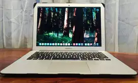 Laptop Macbook Air 2015 Intel Core i7 RAM 8GB SSD 256GB Normal Langka