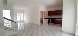 DIJUAL RUMAH 2 LANTAI DI CLUSTER TENGAH KOTA WISATA, DEKAT MAL