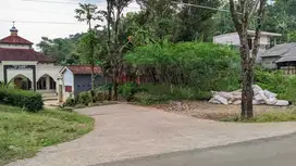 TANAH DATAR  DEPAN MESJID  UNTUK RUMAH MASA PENSIUN