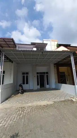 Rumah Dijual Gatot Subroto Medan, Siap Huni, 3 Kamar Tidur