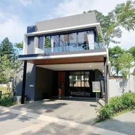 Rumah Sultan di Lippo Karawaci lokasi sentral lippo nyaman dan tenang.