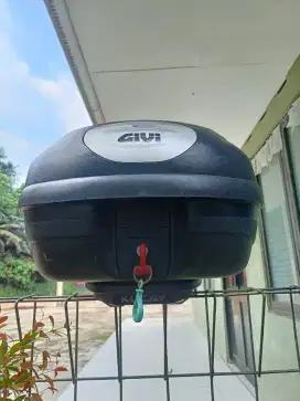 Box Givi E33 + Bracket