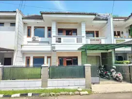 Rumah 2 lantai di Parakan Buah batu Soekarno Hatta dkt Batununggal SHM