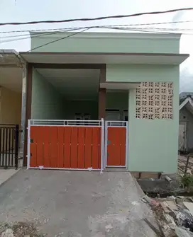 Rumah dijual di pinggir perumahan Villa Gading Harapan 1 Timur