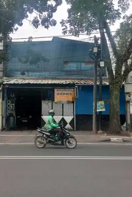 Dijual rumah bisa dijadikan gudang atau kosan