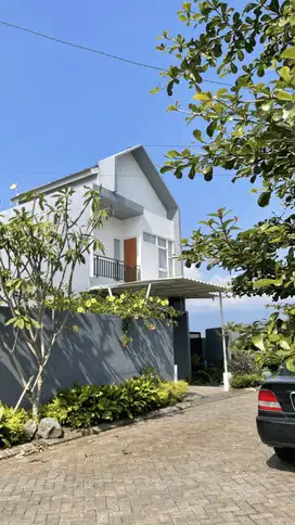 BELI VILLA FREE FURNISH + FASILITAS PERUMAHAN TERBAIK DI KOTA BATU