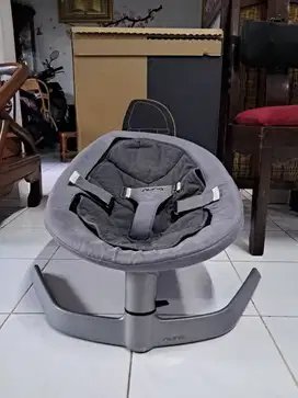 Nuna leaf bouncer / ayunan bayi