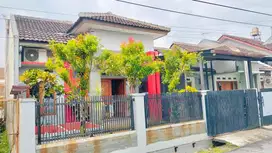 Jual Rumah TERAWAT Tanah LUAS harga MURAH di CIBADUYUT Bandung