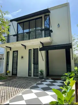 Dijual rumah bangunan mandiri di Cluster Albera, Foresta BSD