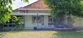 Di Jual Rumah Strategis dan luas di Kota Solo