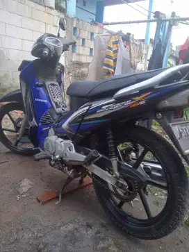 Jual mtr supra x 125 ss lengkap faktur ada pajak kaleng panjang