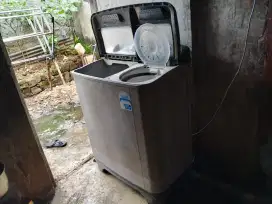 Mesin cuci kapasitas 9KG