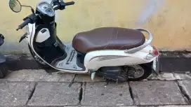 Honda Scoopy tahun 2018 warna warna putih