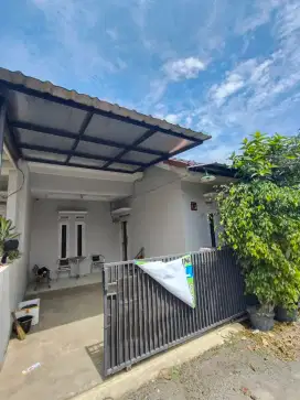 Jual rumah kamar 3 shm 2 lantai