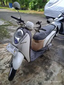 Scoopy 2011 warna putih