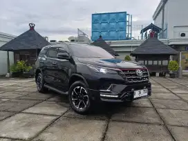 Toyota Fortuner TRD 2.4 AT. Tahun 2021. Hitam. Low km. Perfect cond