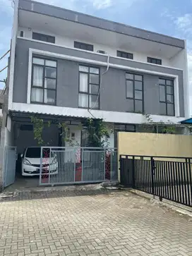 Dijual Rumah Mewah 2 Lantai Area Pharmindo Cimahi Selatan Jawa Barat