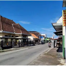 Rumah lokasi Strategis pinggir jalan raya