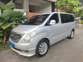 SALE: HYUNDAI H1 XG CRDI 2.5 (DIESEL)