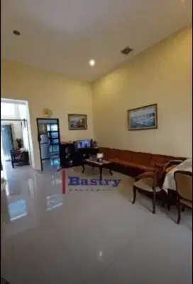 Istimewa! Rumah Aray Nieuw Indie Blok Depan Blimbing Malang