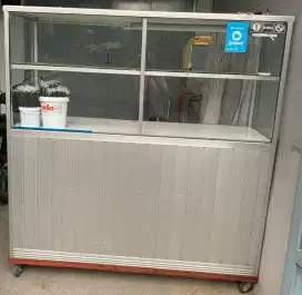 Etalase Kaca Cocok untuk Usaha Makanan / Minuman