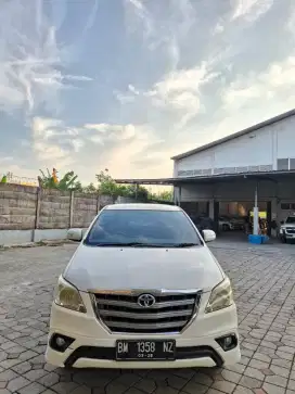 Innova 2015 G lux bensin matic. Km 109rb antik