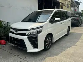 Voxy 2021/2020 full original record toyota CASH nego